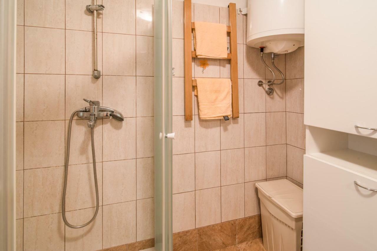 Apartmani Marija Malinska Exteriör bild
