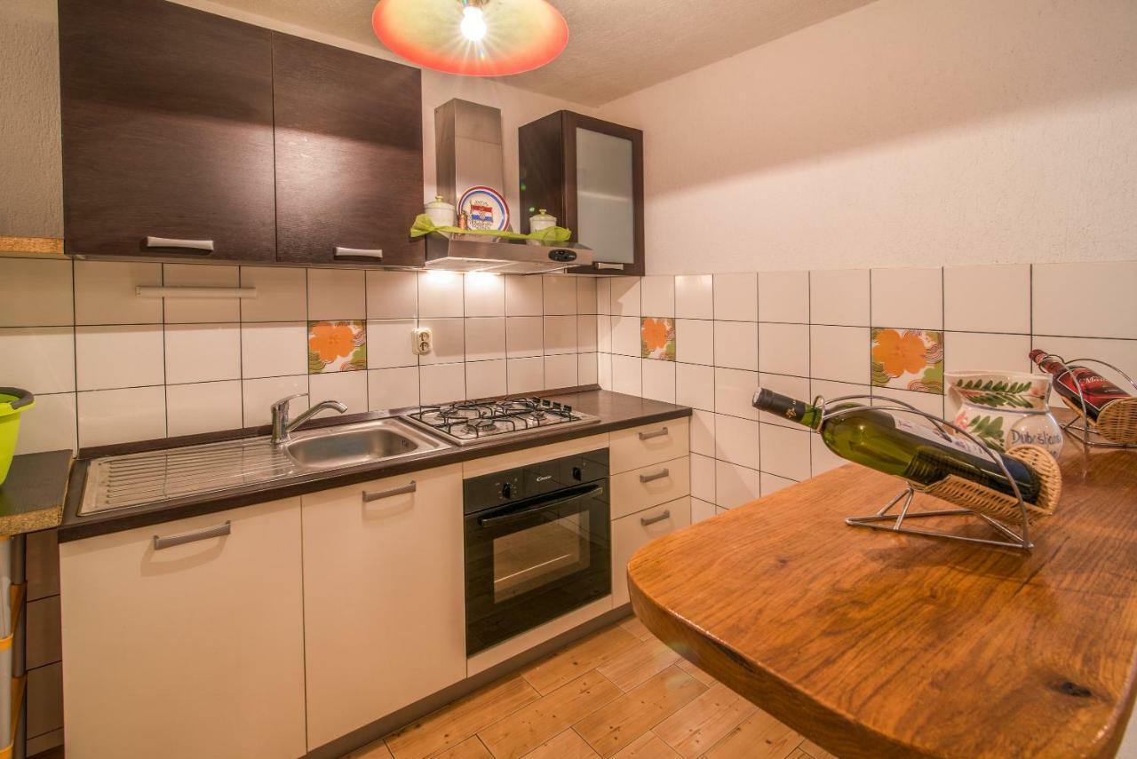 Apartmani Marija Malinska Exteriör bild